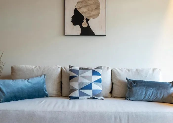 Premium W/ Garage & Balcony By Hostwise *