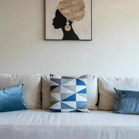 Premium W/ Garage & Balcony By Hostwise *