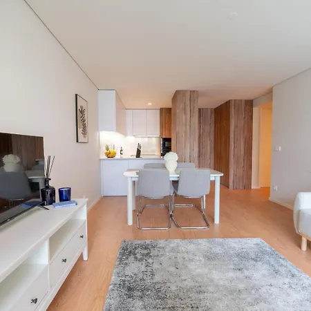 Apartament Premium W/ Garage & Balcony By Hostwise