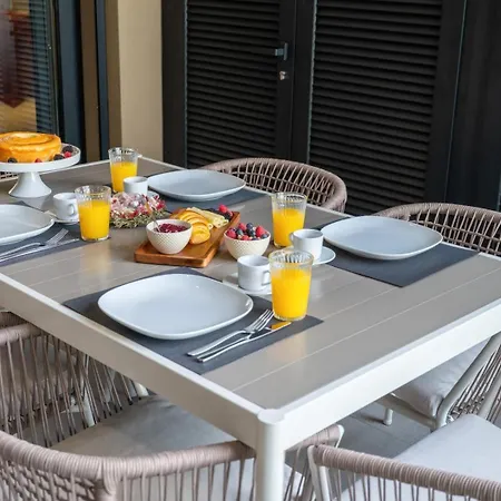 Premium W/ Garage & Balcony By Hostwise Apartament *