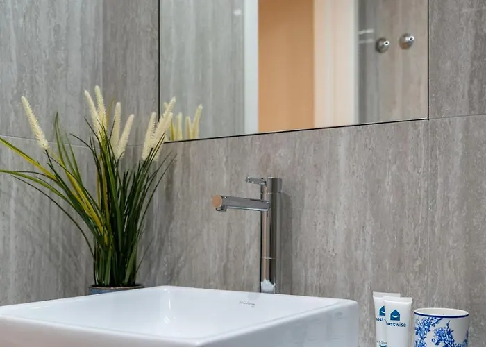 Premium W/ Garage & Balcony By Hostwise Daire