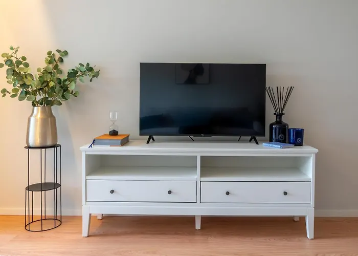 Premium W/ Garage & Balcony By Hostwise *