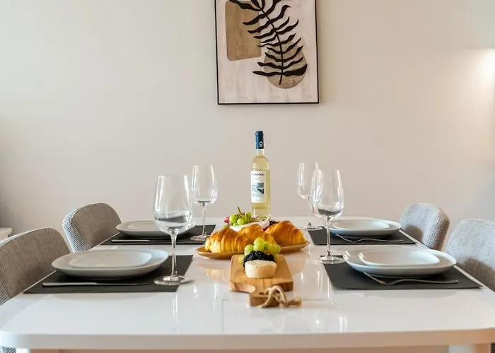 Daire Premium W/ Garage & Balcony By Hostwise