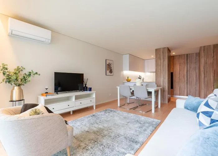 Premium W/ Garage & Balcony By Hostwise *