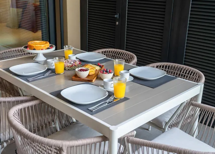 Premium W/ Garage & Balcony By Hostwise Daire *