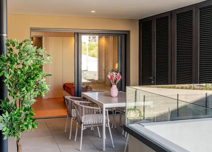 Premium W/ Garage & Balcony By Hostwise *